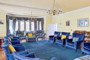 COMMUNAL LOUNGE- click for photo gallery